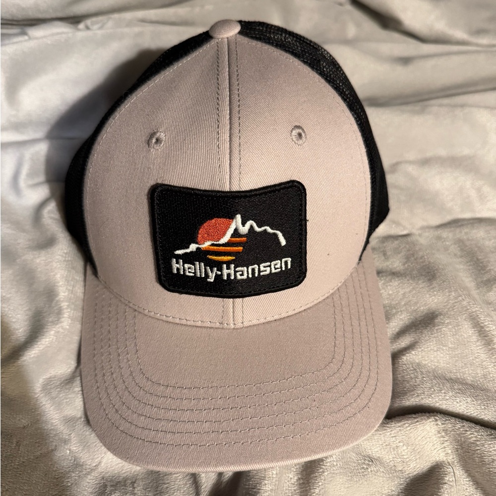 Helly Hansen Black and Tan Cap